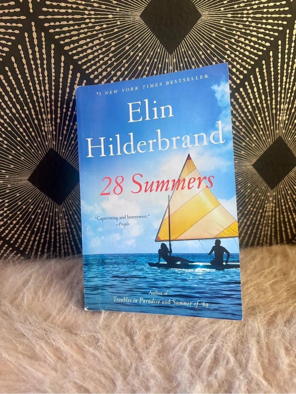 📚 28 Summers by Elin Hilderbrand